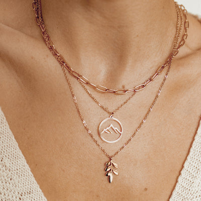 Pretty Leaf Necklace Rose Gold