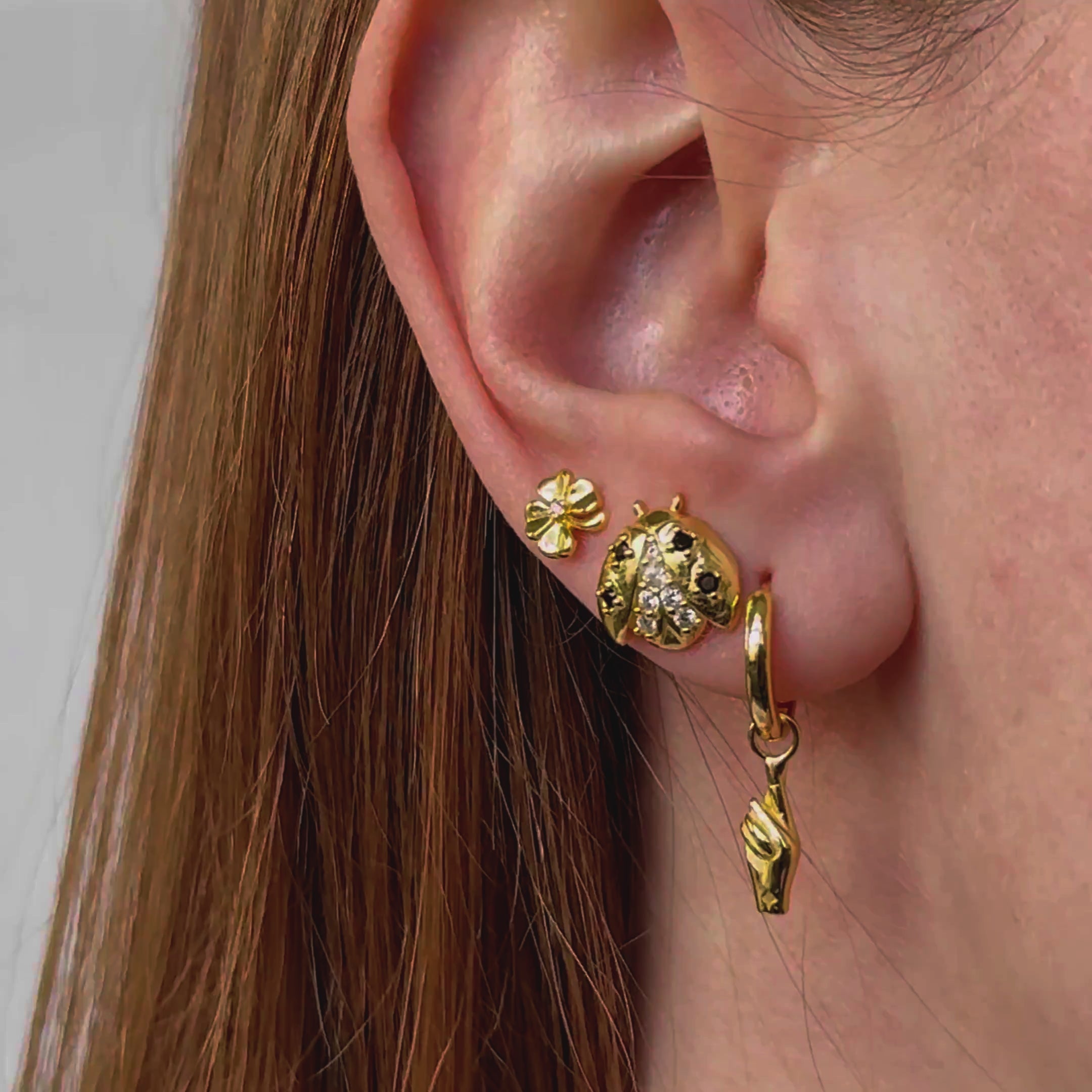 Pendientes Botón Mariquita Afortunada Plata de Ley 925