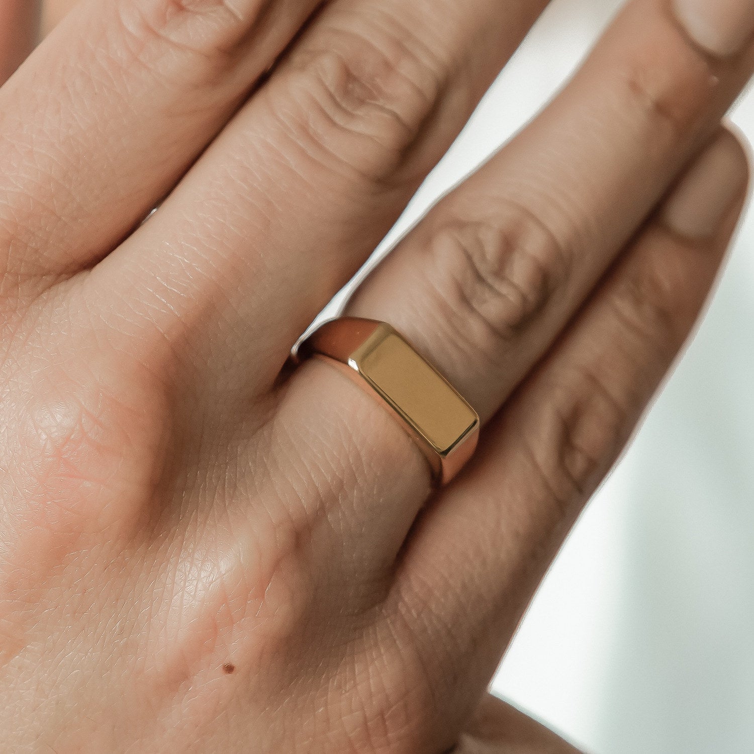 Rectangular signet ring for men in gold stainless steel