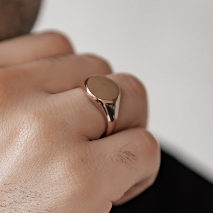 Round signet ring for men in rose gold stainless steel