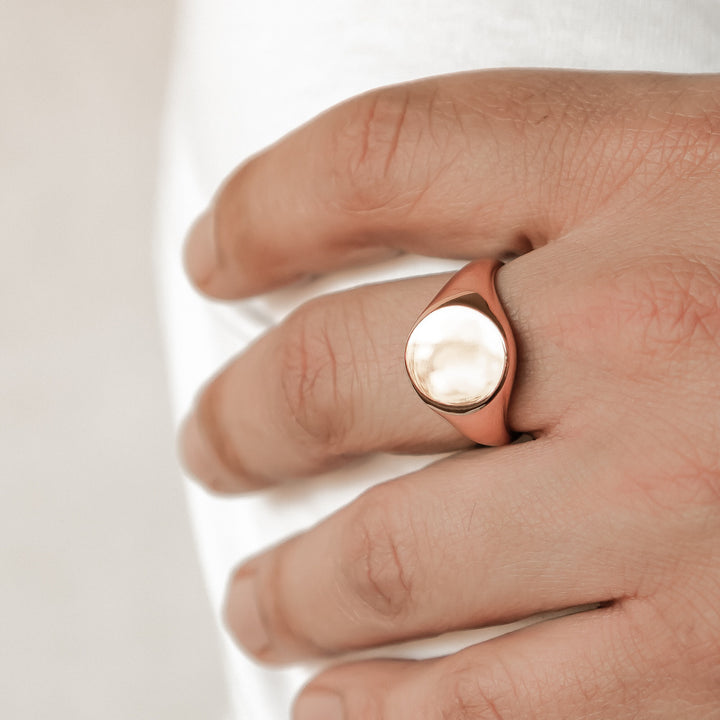 Round signet ring for men in rose gold stainless steel