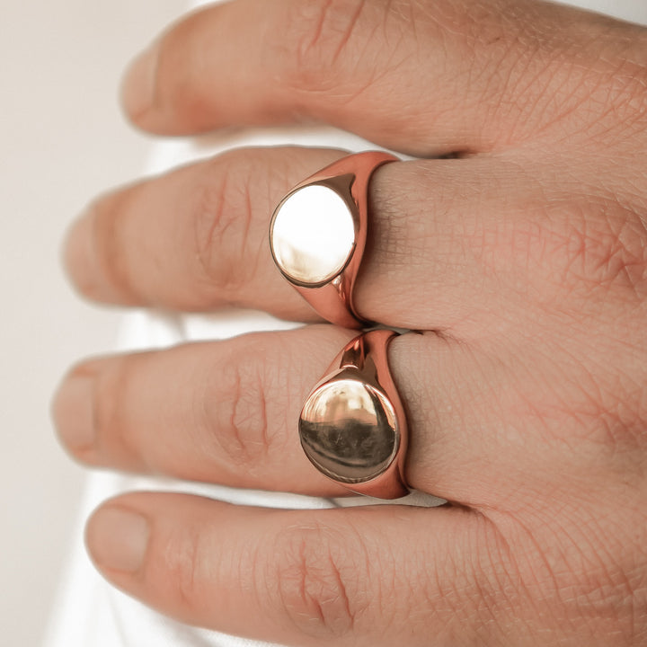 Round signet ring for men in rose gold stainless steel