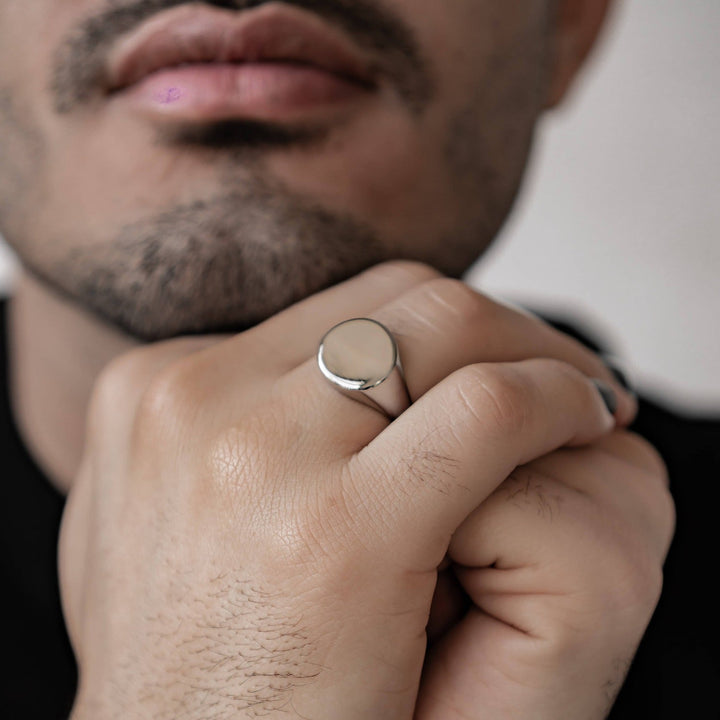 Round signet ring for men in silver stainless steel