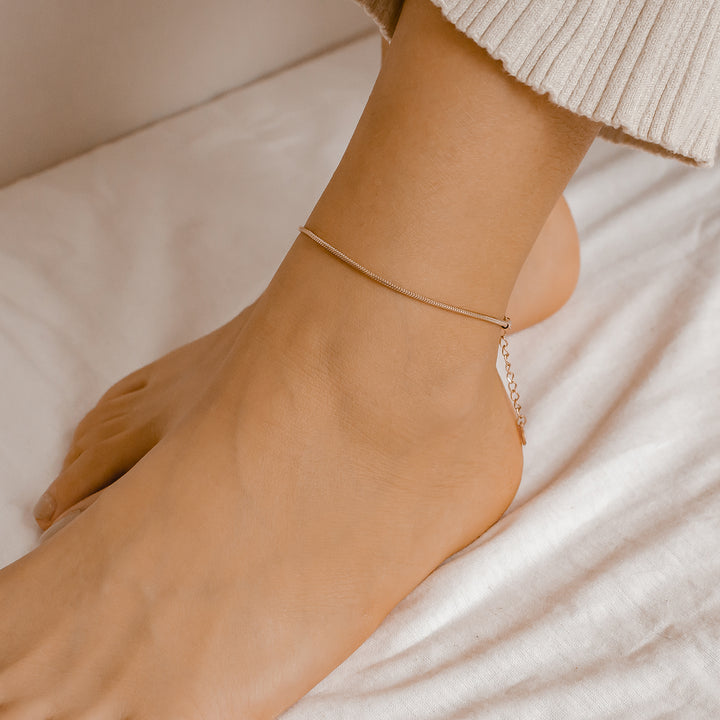 Abgerundete Fußkette im Schlangenkette-Design in Roségold
