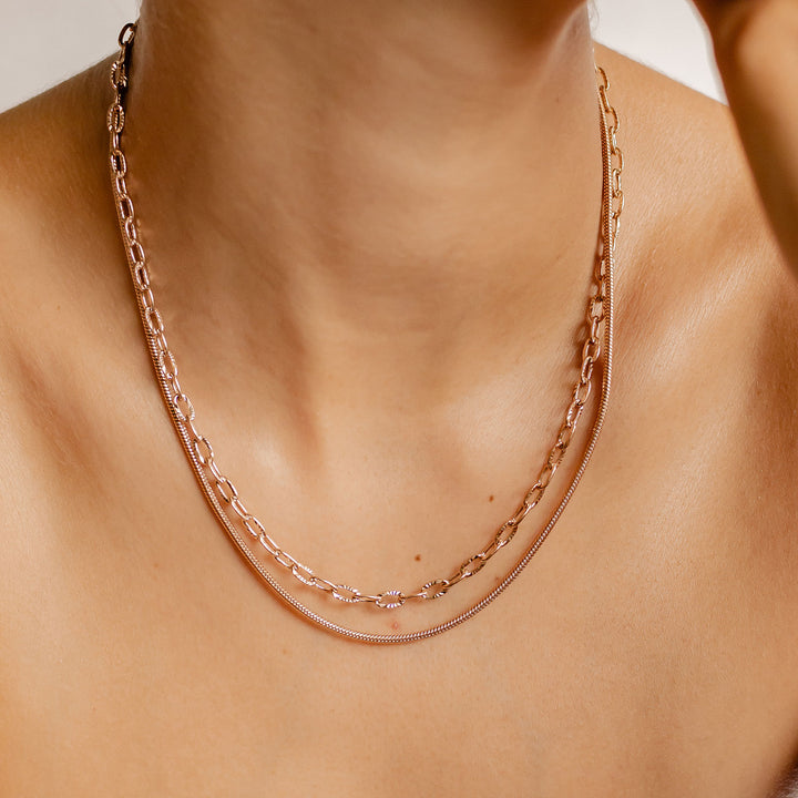 Collar Cadena Serpiente Redonda en Oro Rosa