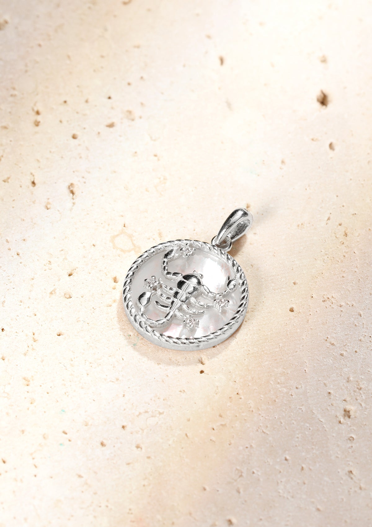 Collier pendentif zodiaque Scorpion