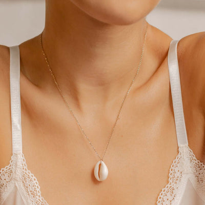Sea Shell Pendant Necklace Rose Gold
