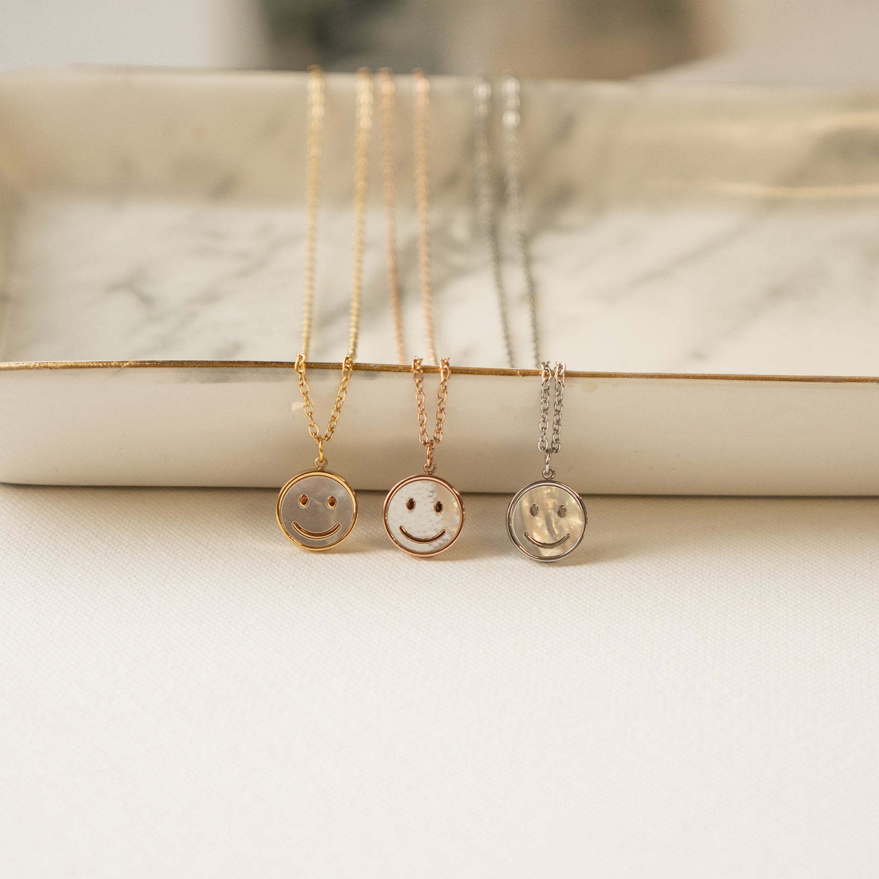 Shell Smiley Pendant Necklace Waterproof