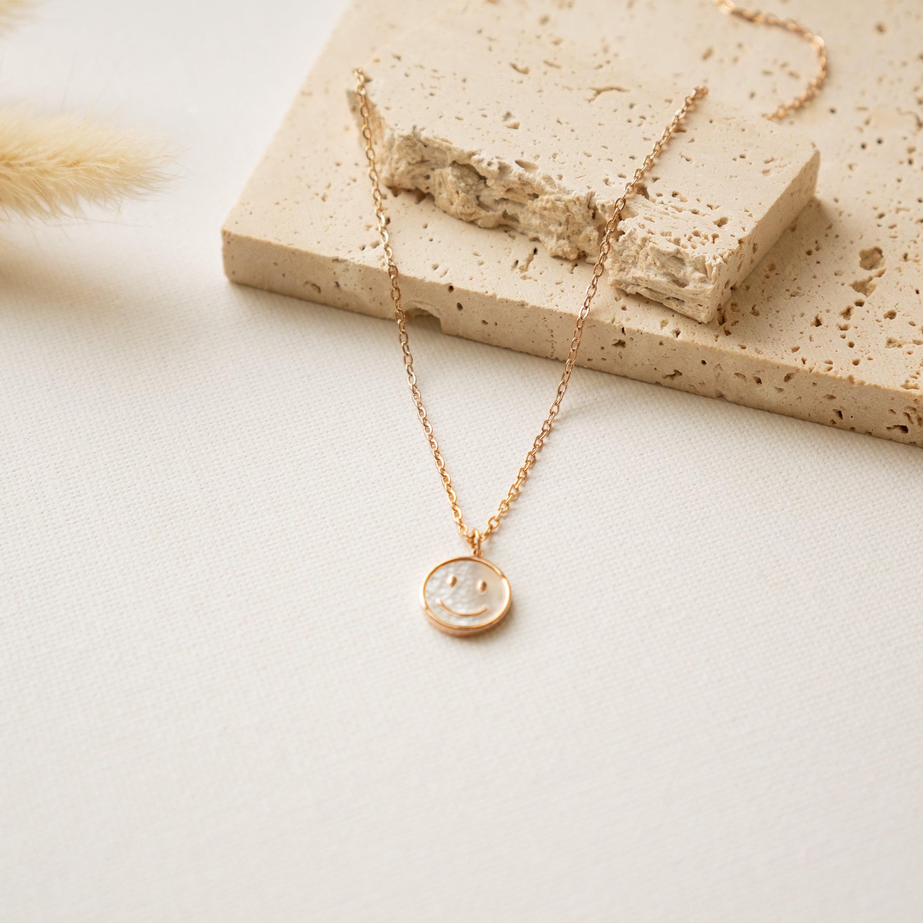 Shell Smiley Pendant Necklace Waterproof