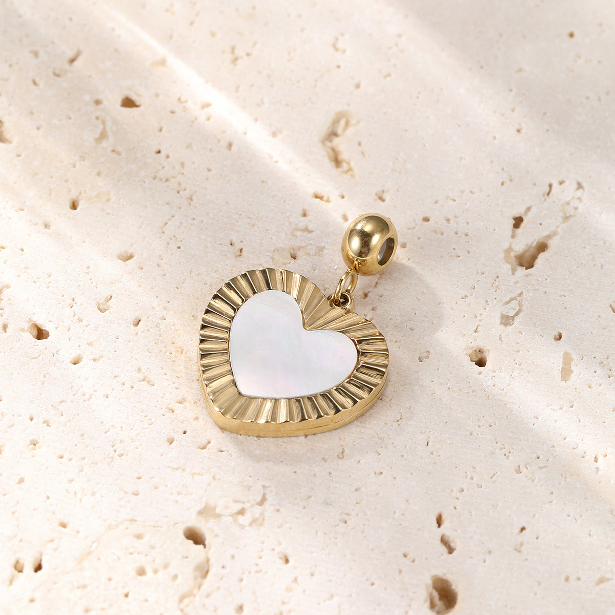 Colgante Corazón Brillante en Oro