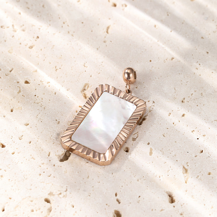 Shining Rectangle Pendant Gold