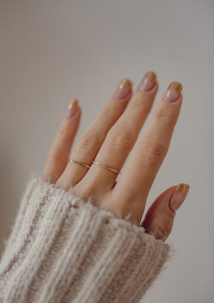 Bague Fine Bande Pierres Précieuses en Or
