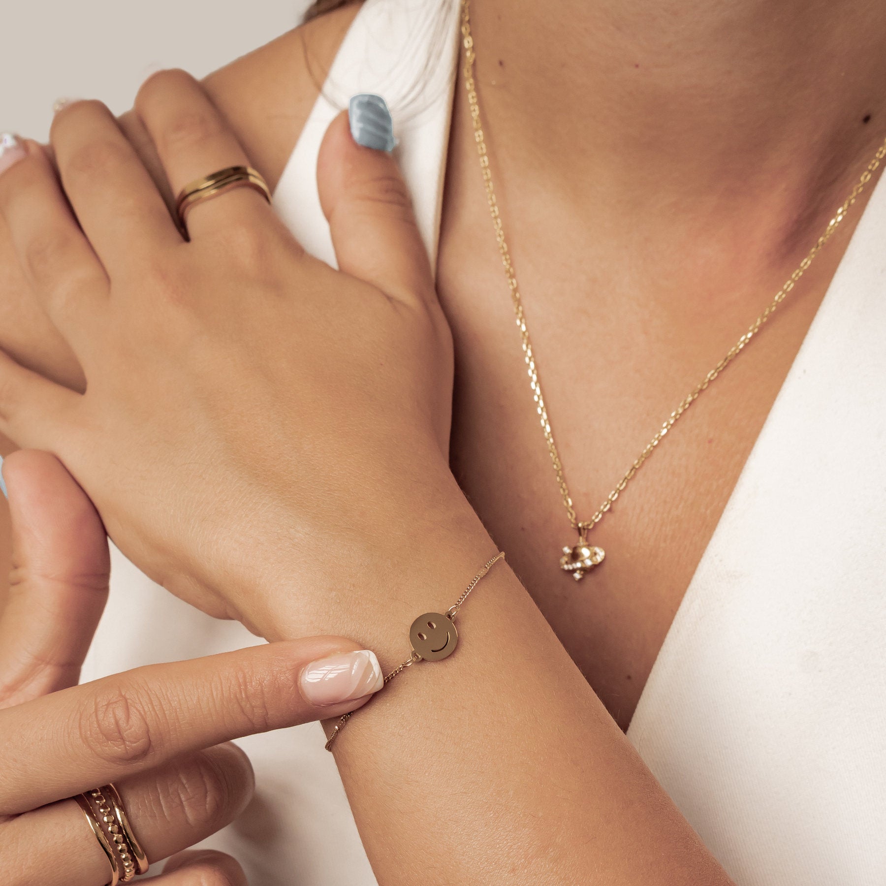 Smiley Face Pendant Chain Bracelet Gold