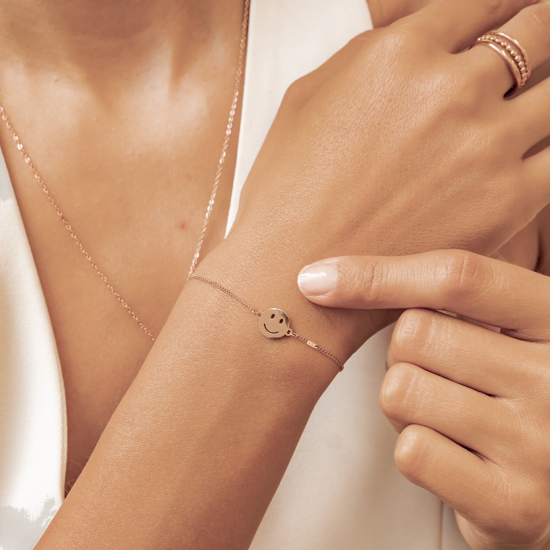 Smiley Face Pendant Chain Bracelet Rose Gold