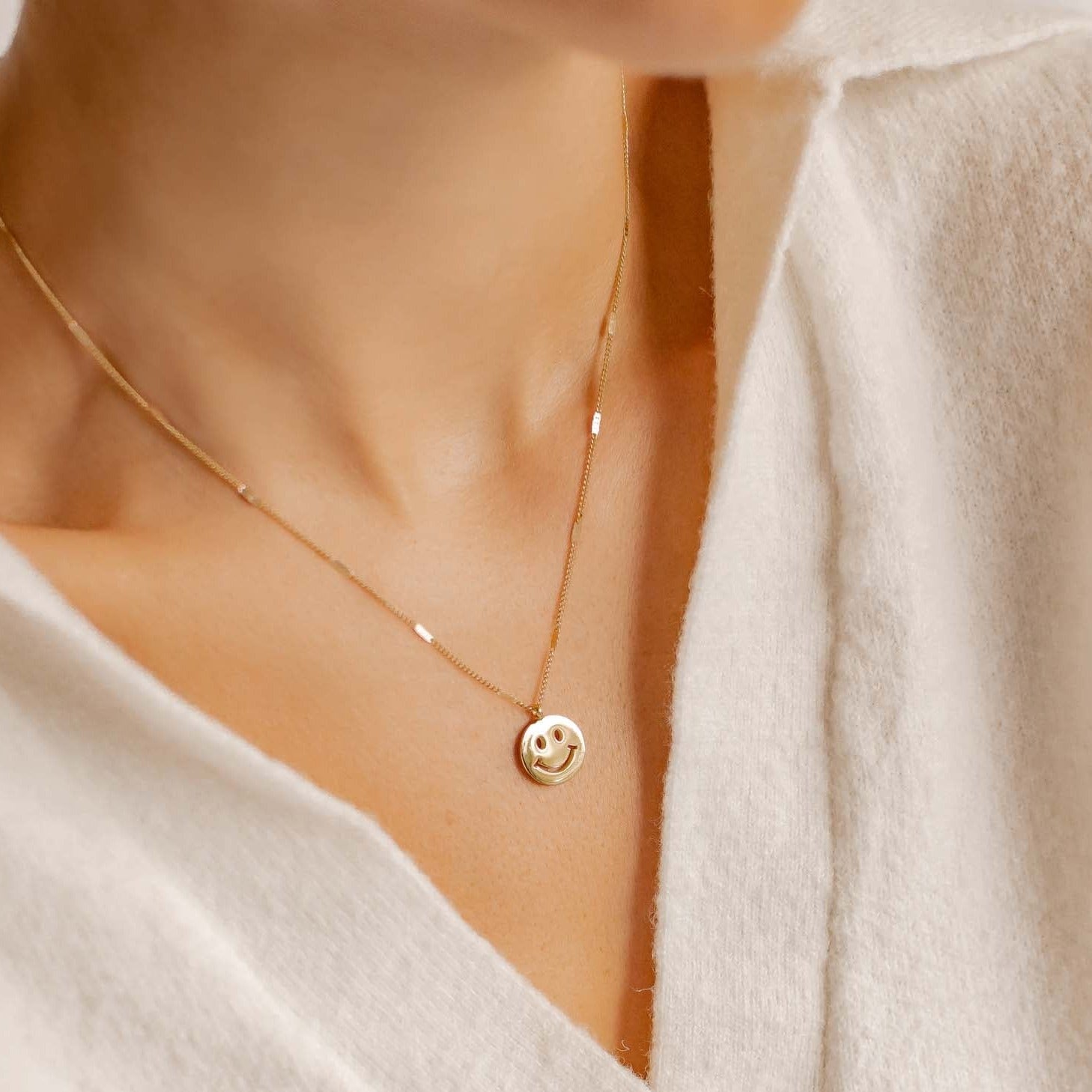 Smiley Face Pendant Necklace Gold – Hey Happiness