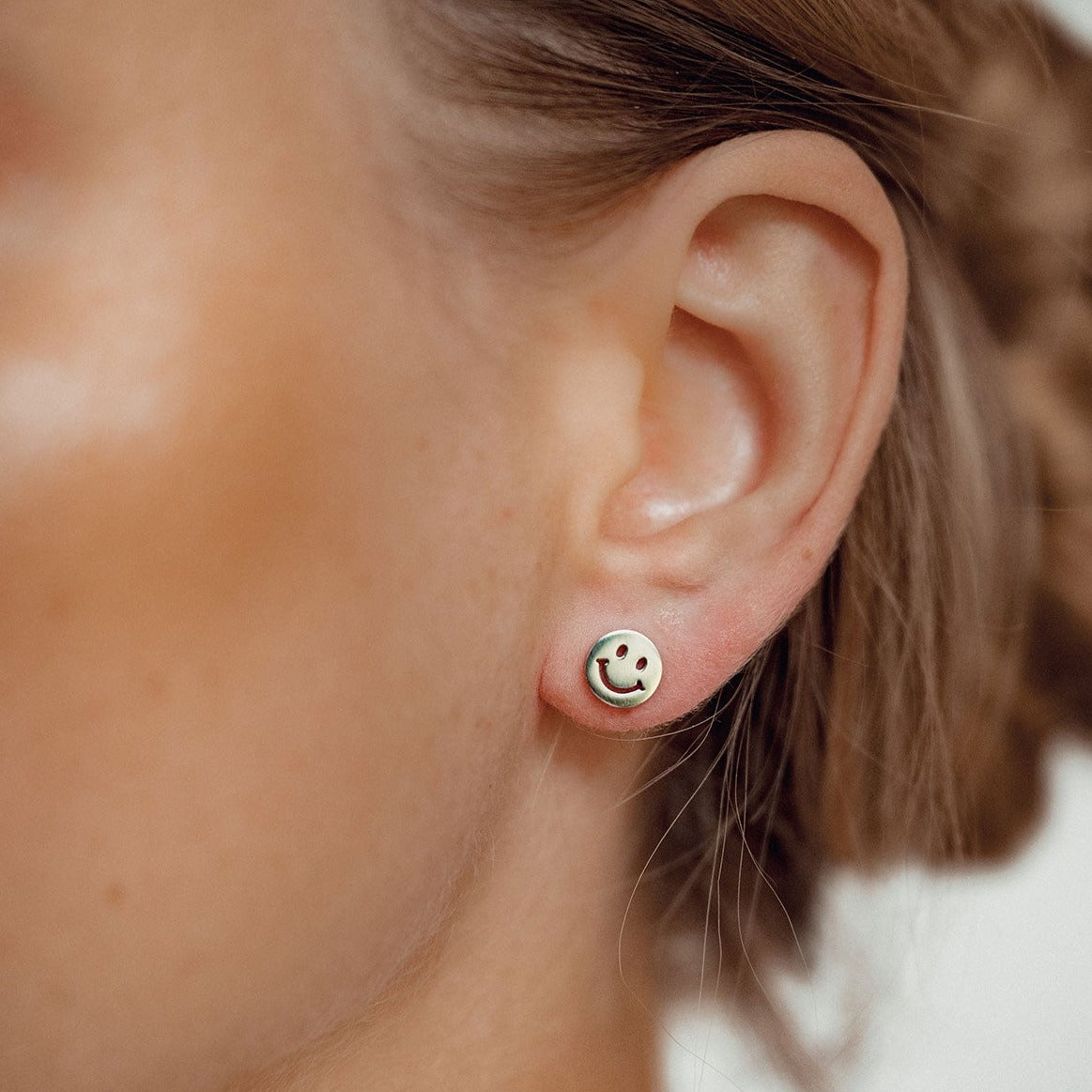 Smiley face stud earrings 2025