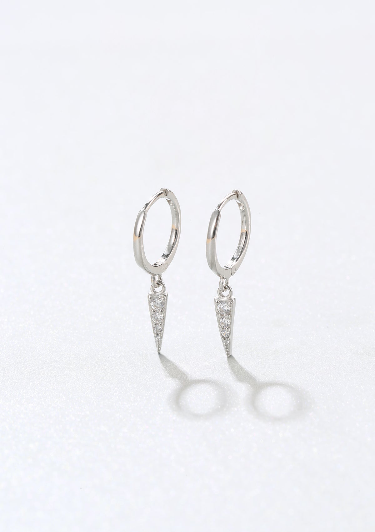 Pendientes Huggie de Púa Plata de Ley 925