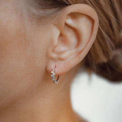 Pendientes Huggie Aro Brillo Plata de Ley 925