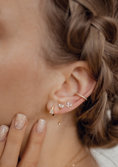 Pendientes Huggie Gema Cuadrada de Plata de Ley 925 en Oro