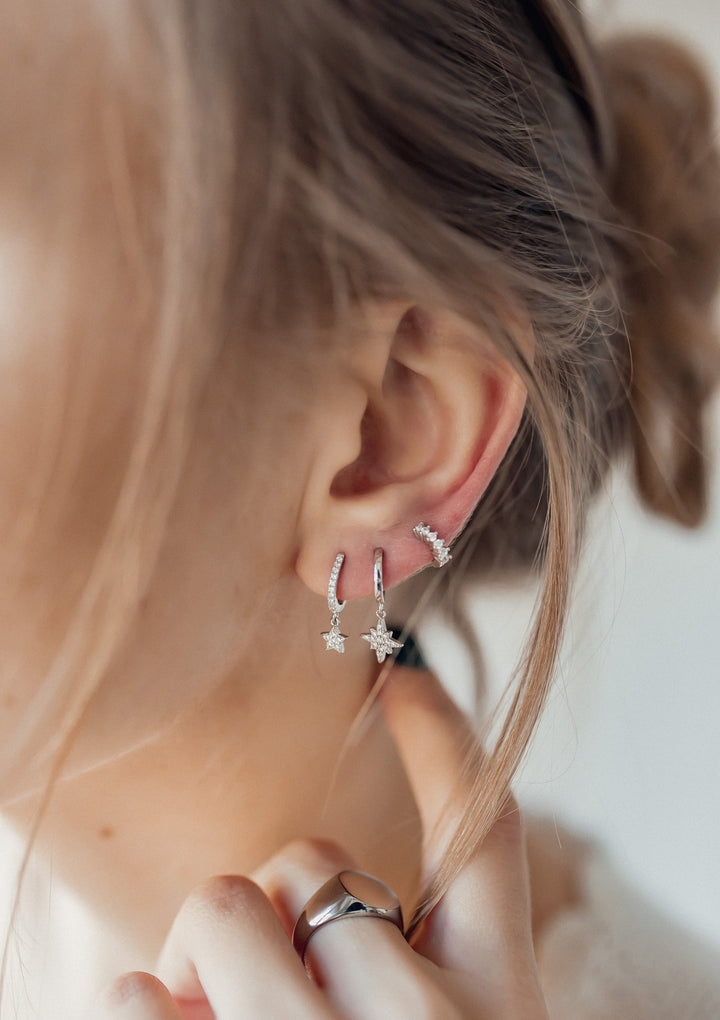 Pendientes Huggie de Estrella Plata de Ley 925
