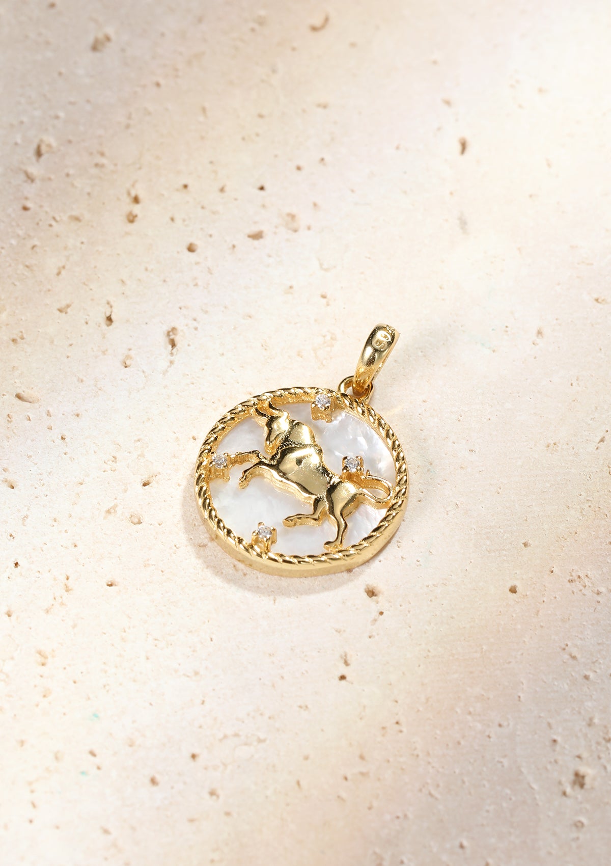 Collier pendentif zodiaque Taureau