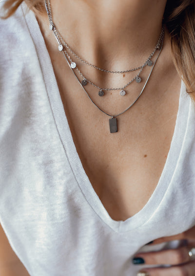 Collar a Capas con Círculo Texturizado en Plata