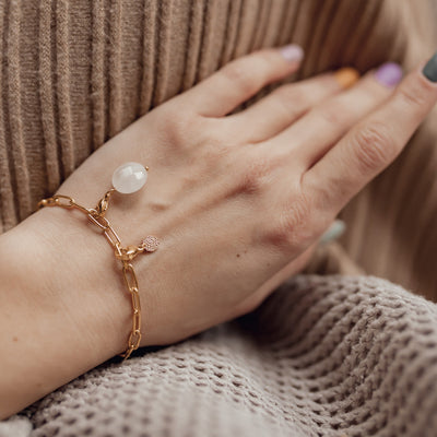 Textured Circle Pendant Gold