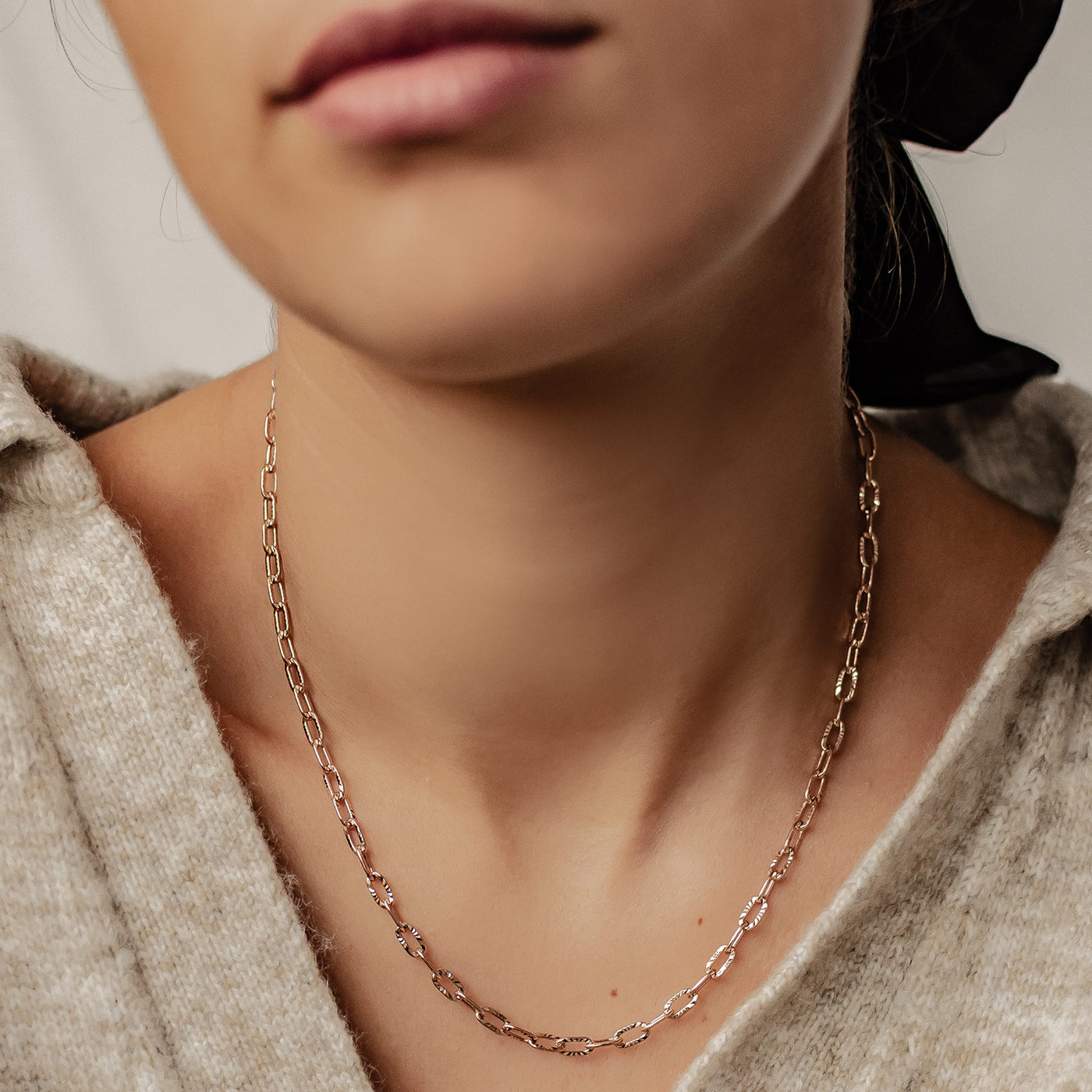 Collar Cadena Textura Eslabones en Oro Rosa