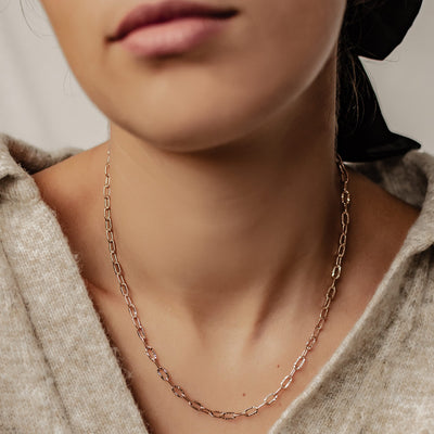 Collar Cadena Textura Eslabones en Oro Rosa