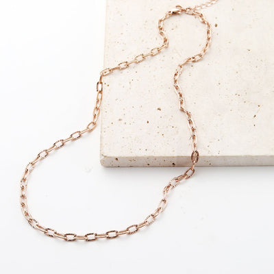 Collar Cadena Textura Eslabones en Oro Rosa