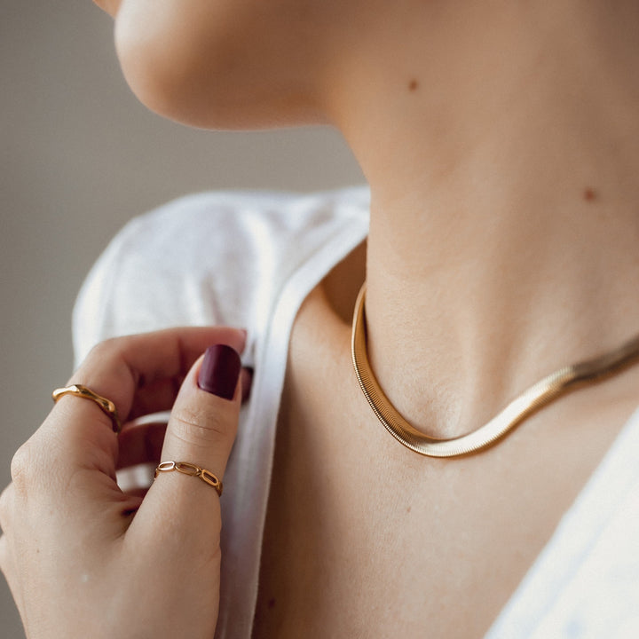 Massive Schlangenkette in Gold