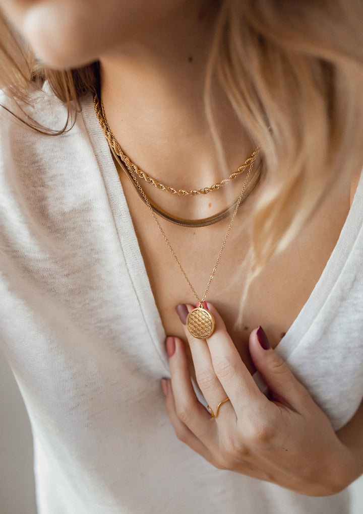 Massive Schlangenkette in Gold