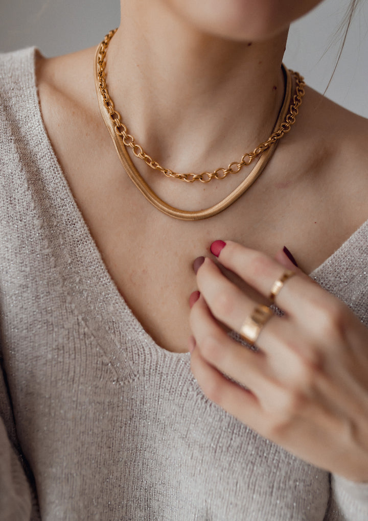Massive Schlangenkette in Gold