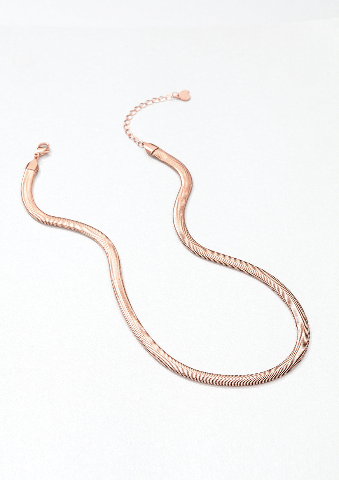 Collar de Cadena de Serpiente Gruesa en Oro Rosa