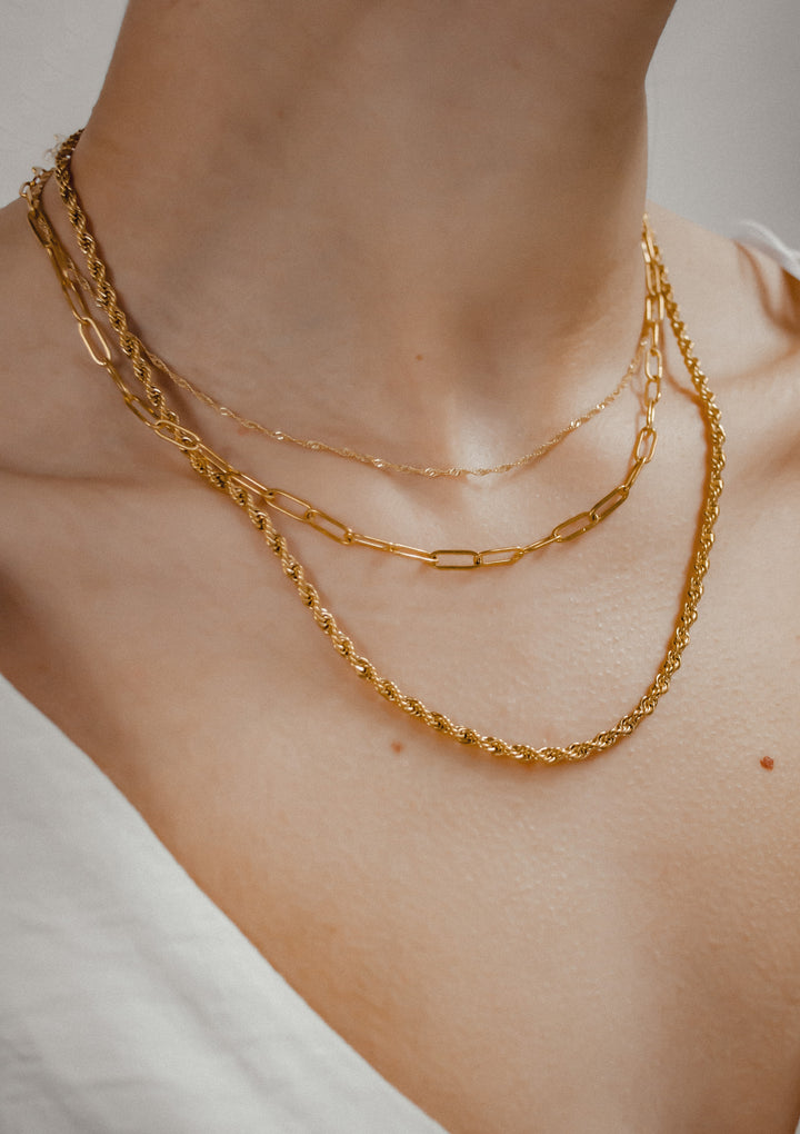 Collier Chaîne Torsadée Fine en Or