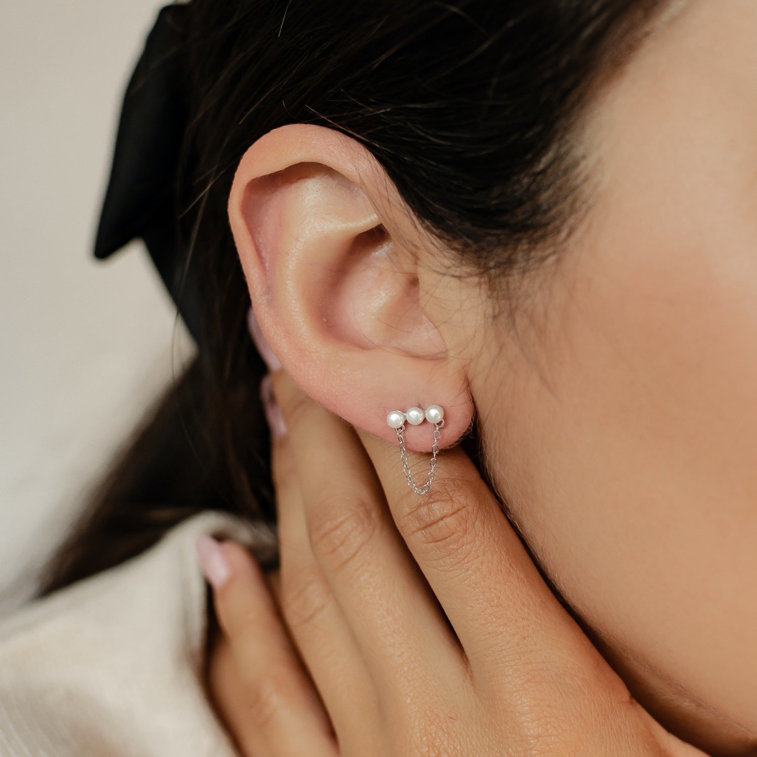 Pendientes Botón Cadena Tres Perlas en Plata de Ley 925