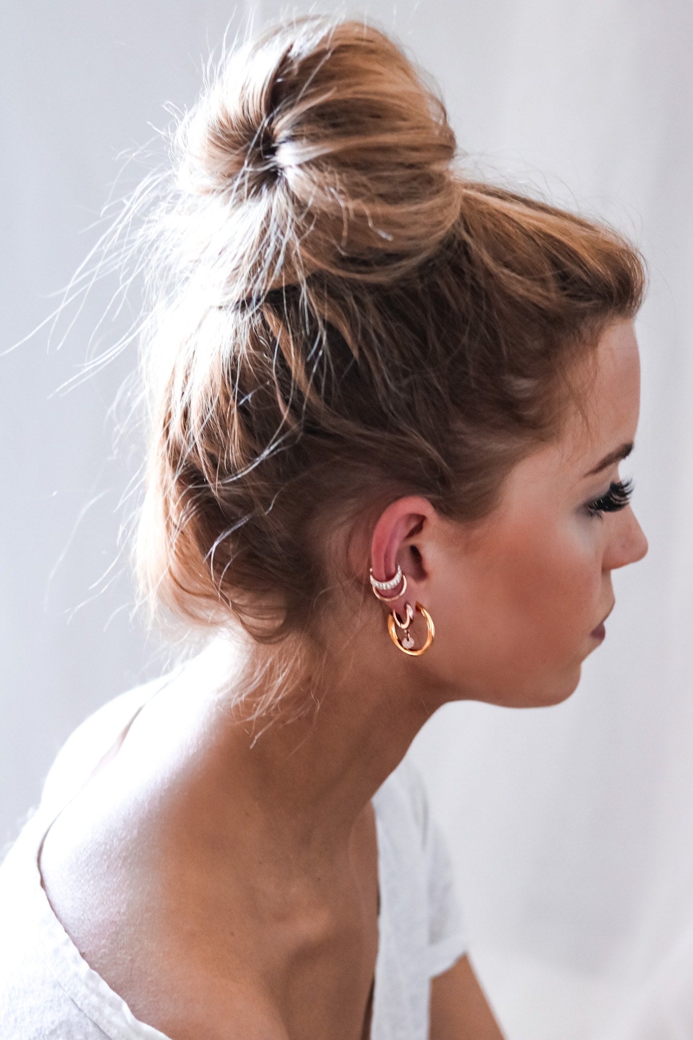 Gedrehte Creolen in Gold