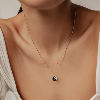Collar Cadenas Bolas Yin Yang en Oro
