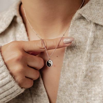 Collier Chaîne à Pompon Yin Yang en Or Rose