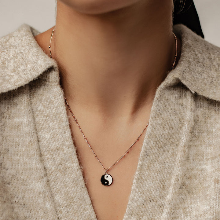 Collar Cadenas Bolas Yin Yang en Oro Rosa