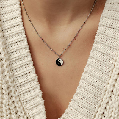 Collar Cadenas Bolas Yin Yang en Plata