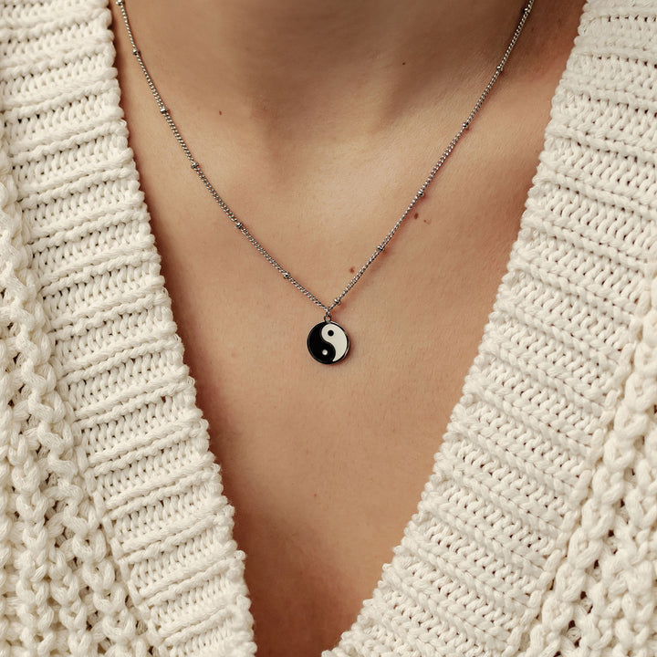Collar Cadenas Bolas Yin Yang en Plata
