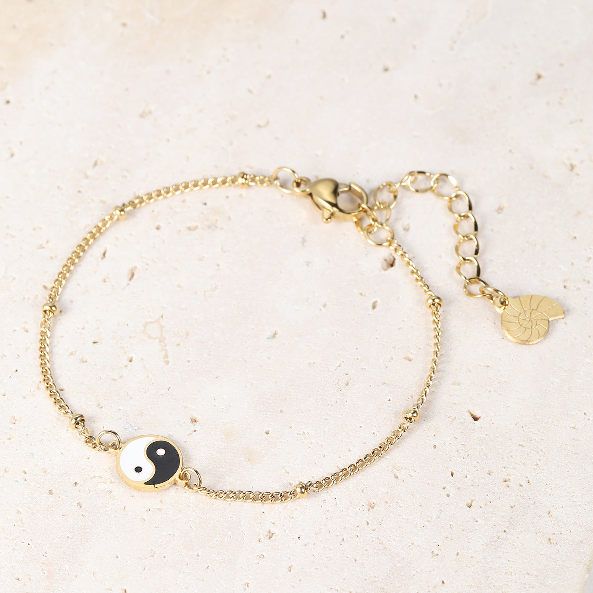 Brazalete Cadena Bolas Yin Yang en Oro