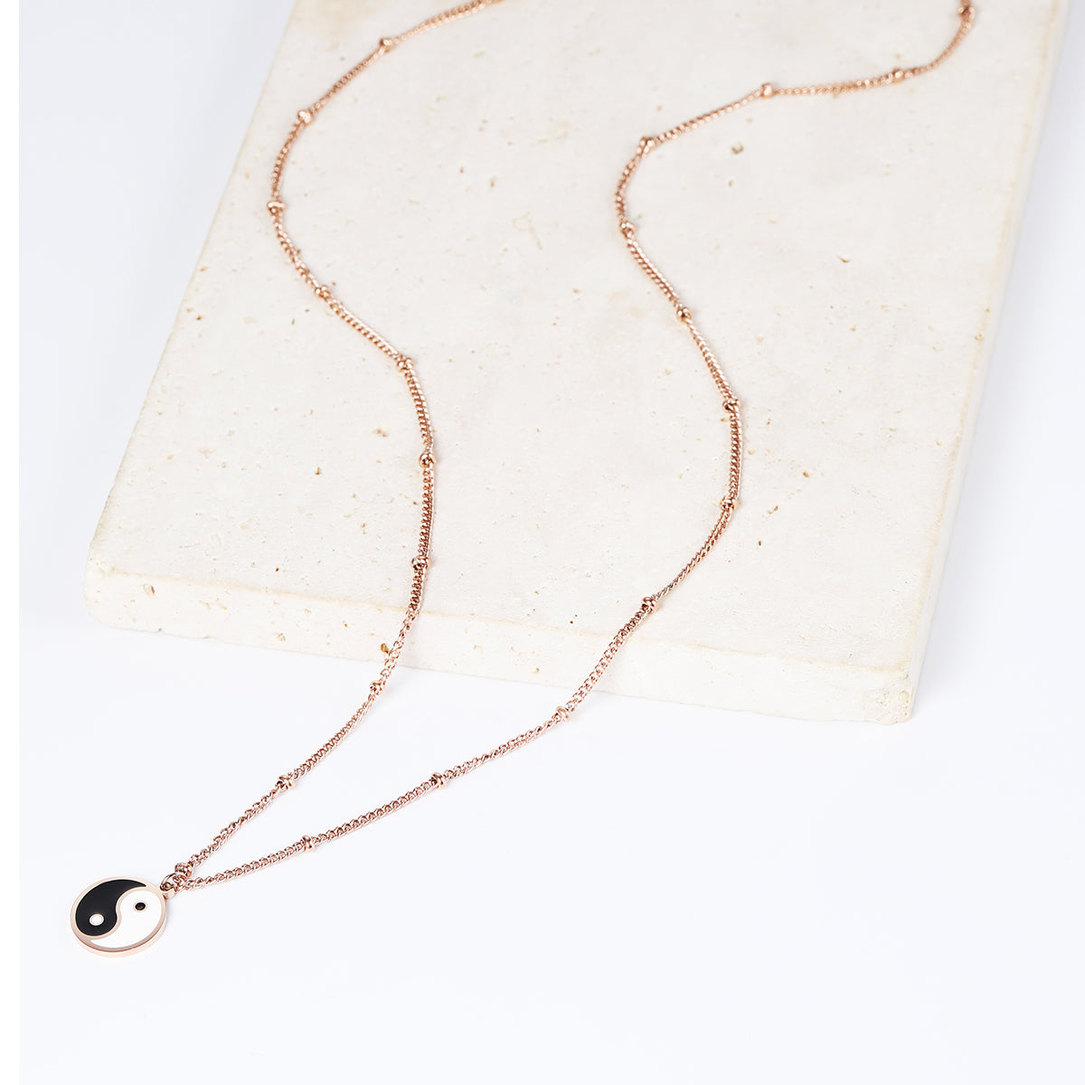 Collier Chaîne à Pompon Yin Yang en Or Rose