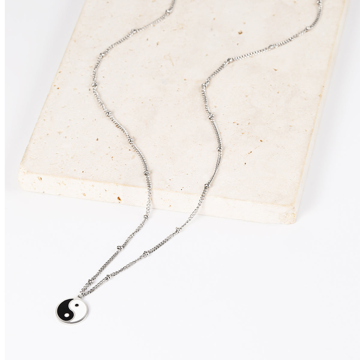 Collar Cadenas Bolas Yin Yang en Plata