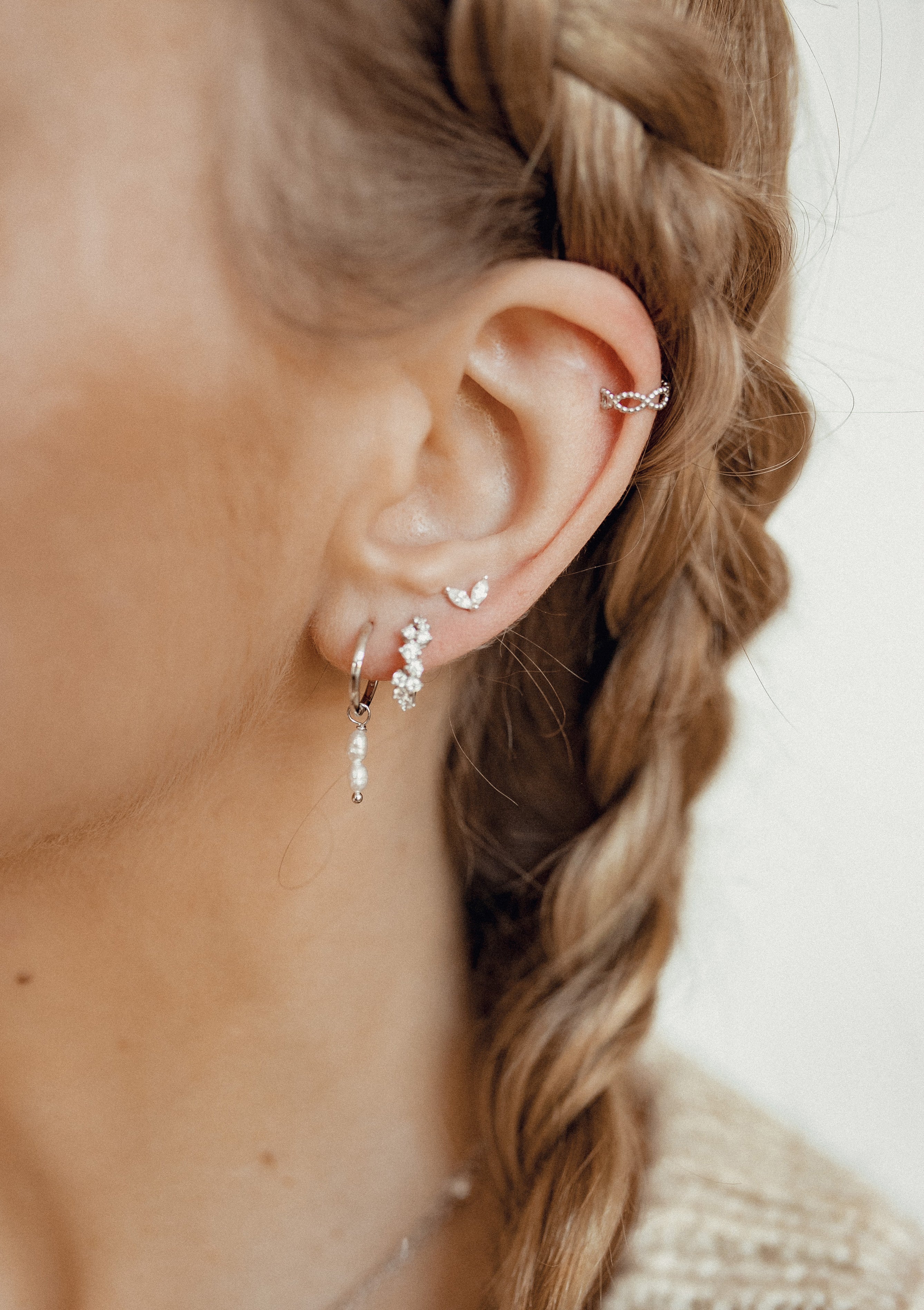 Doppelte Perlen Charm Creolen Sterlingsilber