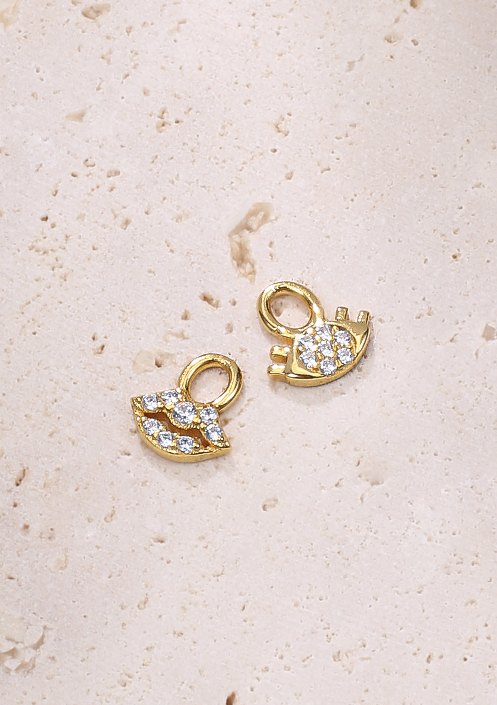 Augen und Lippen Charm Creolen aus Sterlingsilber in Gold