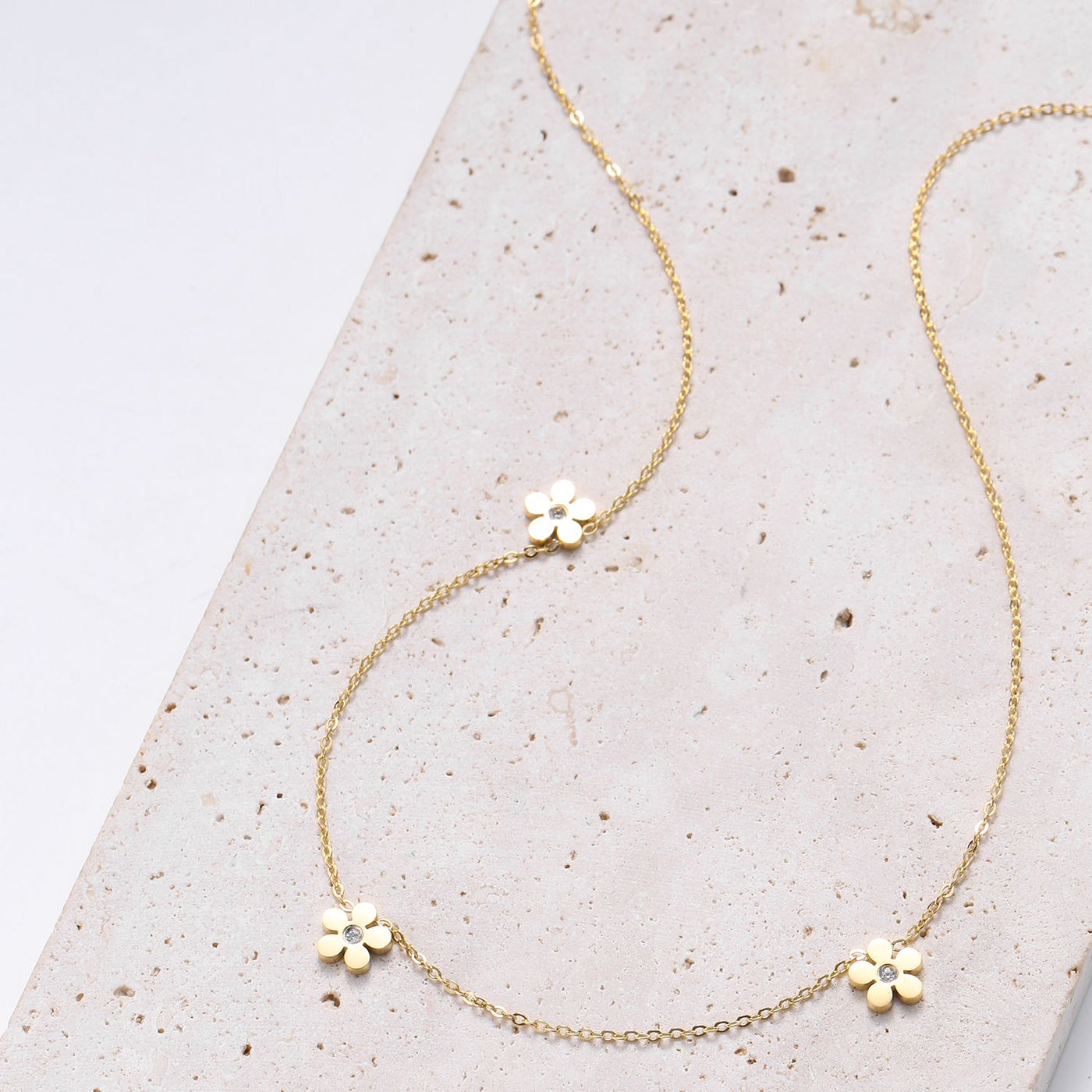 Collar Charm Forget-Me-Not en Oro