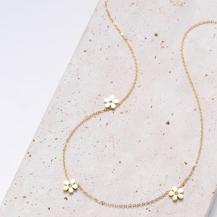 Collar Charm Forget-Me-Not en Oro
