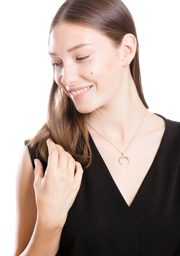 Collar Media Luna en Oro